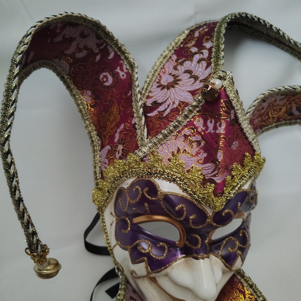 ♣️Elegant Venetian Jester Mask with Purple and Gold Accents - Picture 5 of 11